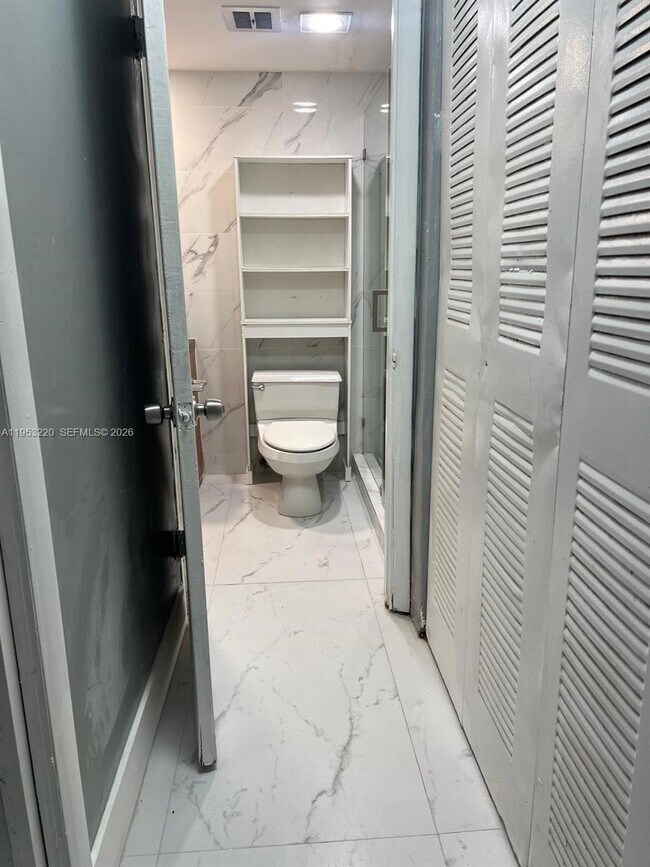 Building Photo - 2175 NE 170th St