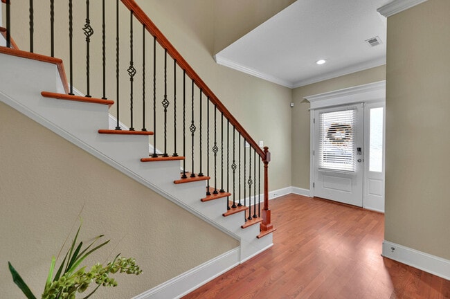 Building Photo - 2401 Dovedale Ct