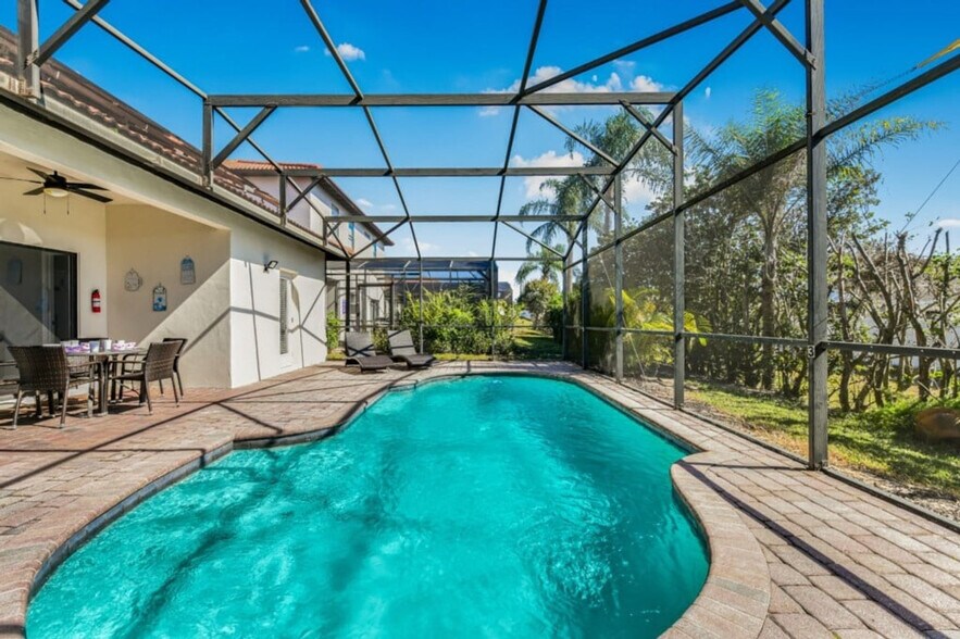 Building Photo - 16716 Lazy Breeze Loop