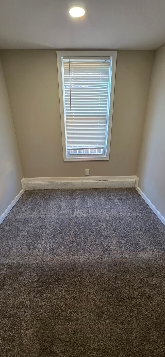 Building Photo - 238 N Rose St