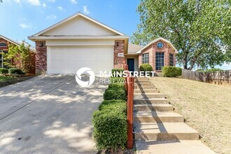 Building Photo - 3 Bedroom Pet-Friendly Home in Fort Worth, TX with Main Street Renewal