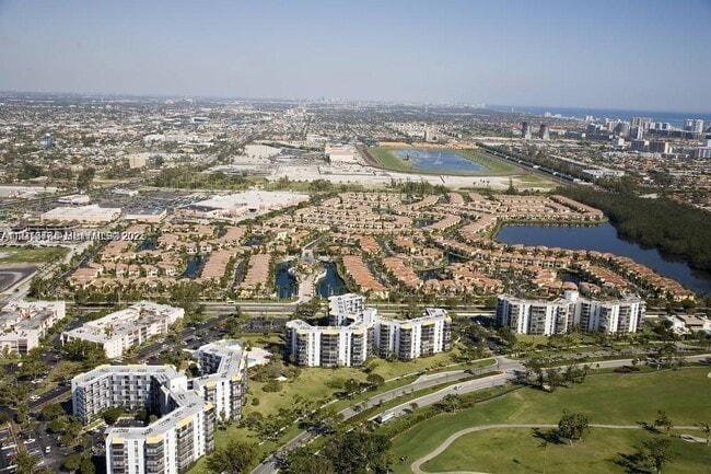 Building Photo - 3206 NE 212th St