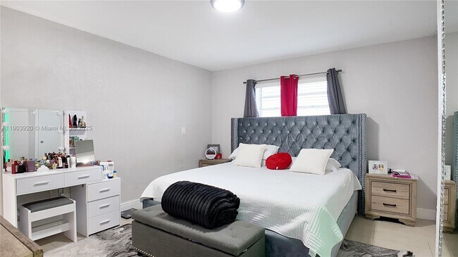 Building Photo - 801 NW 172nd Terrace