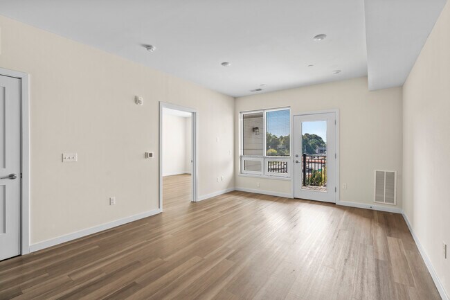 Building Photo - The Overlook Apartments