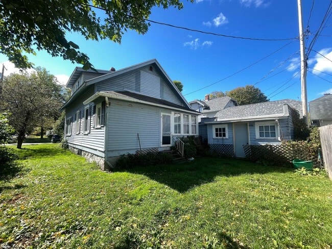 Building Photo - 204 Ruder St