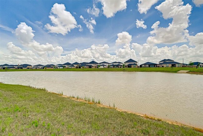 Building Photo - 28451 Hazel Trl