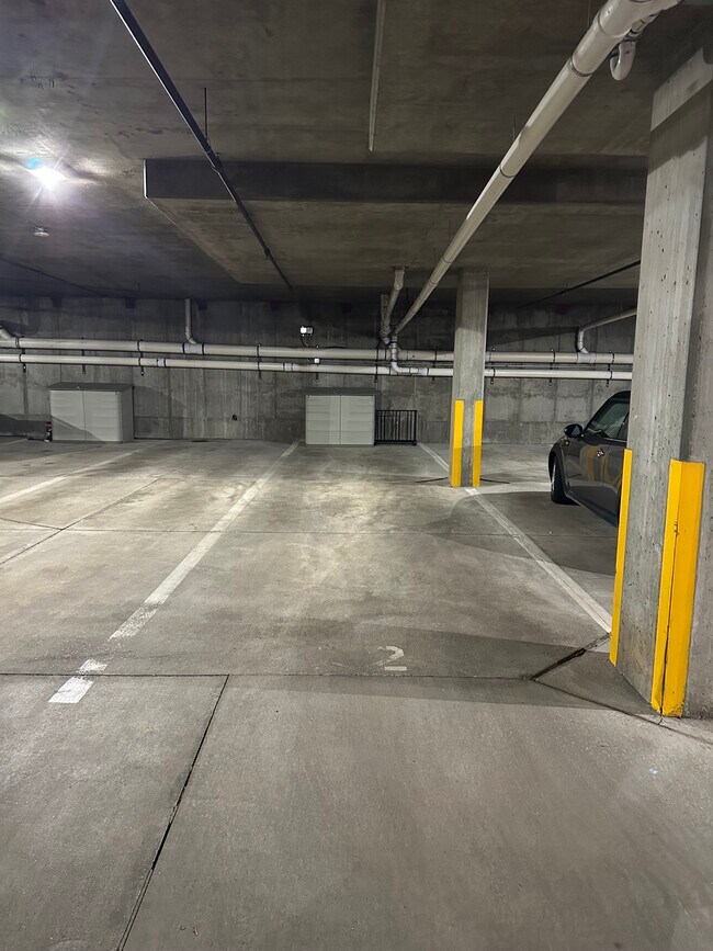 Building Photo - 7820 Inverness Blvd