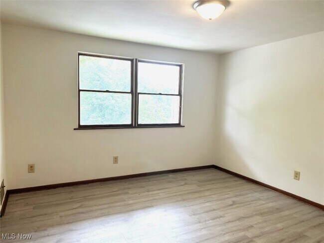 Building Photo - 3601 Beaumont Dr