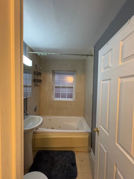 Building Photo - 129 Elmwood Ave