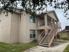 Building Photo - 27 Lilia Dr