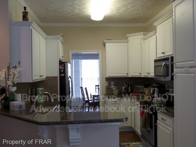 Building Photo - 124 Highgrove Ct