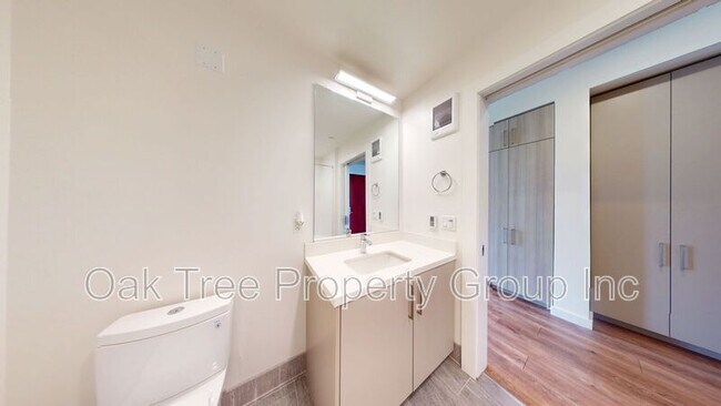 Building Photo - 532 Union St