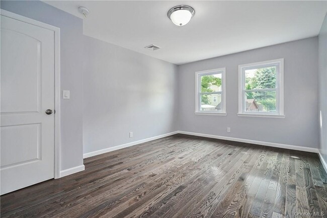 Building Photo - 192 Ashford Ave