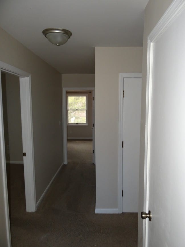 Building Photo - 300 Stonehenge Drive, Unit 103