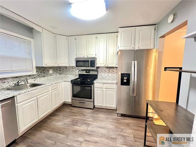 Building Photo - 406 Cranbury Rd