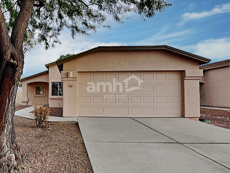 Primary Photo - 8271 S Via del Forjador