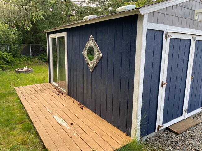 Building Photo - 148 Spruce Loop SW