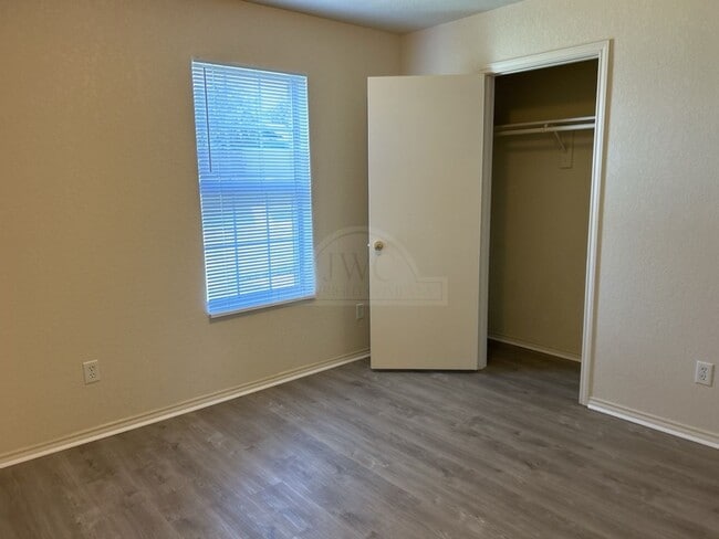 Building Photo - 2303 Gallop Dr