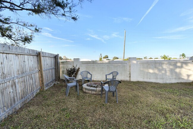 Building Photo - 2883 N Lockwood Meadows Blvd