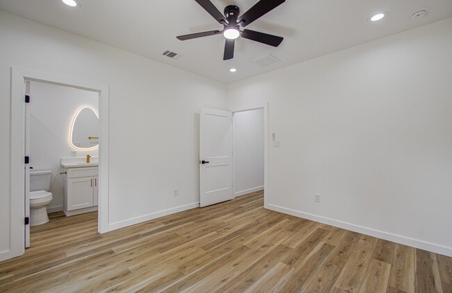 Building Photo - 5315 Dewberry St