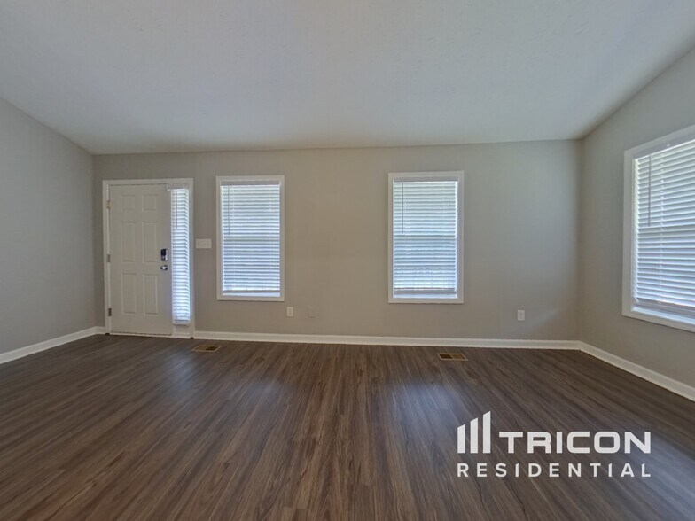 Building Photo - 34 Paradise Way