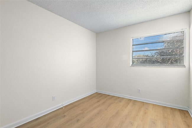 Building Photo - 3750 NW 115th Way