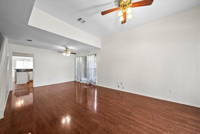 Building Photo - 566 Valley View Dr