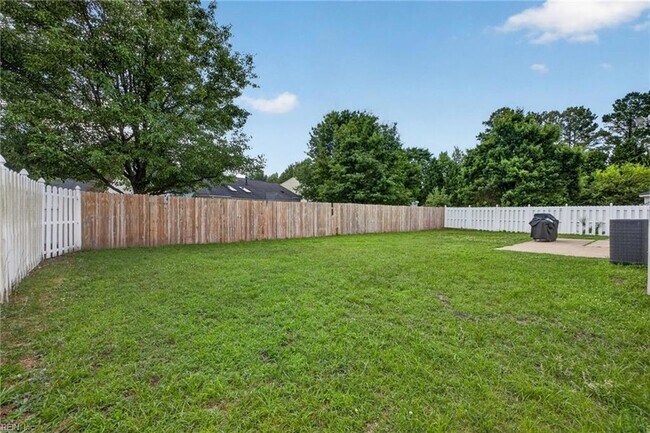 Building Photo - 1428 Gust Ln
