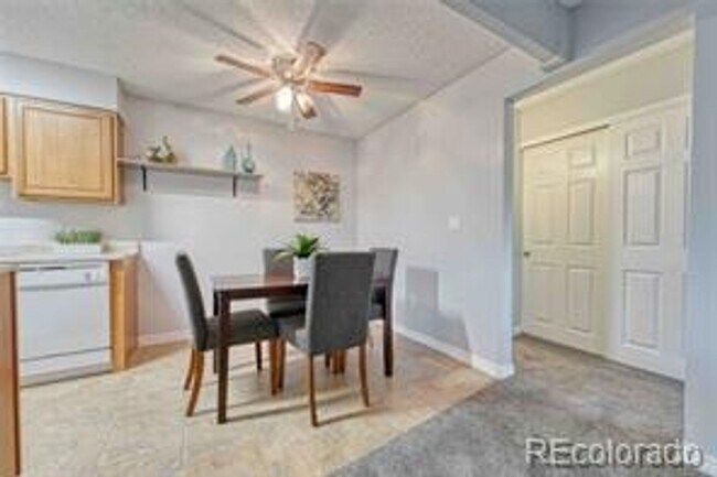 Building Photo - Charming 1BR Condo in Lakewood