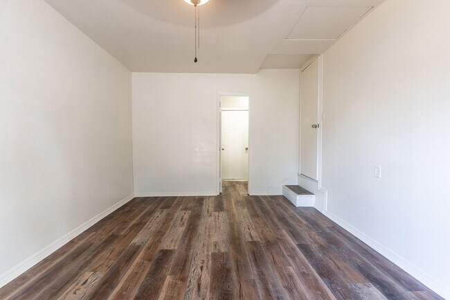 Building Photo - RENT TO OWN – Warr Acres!