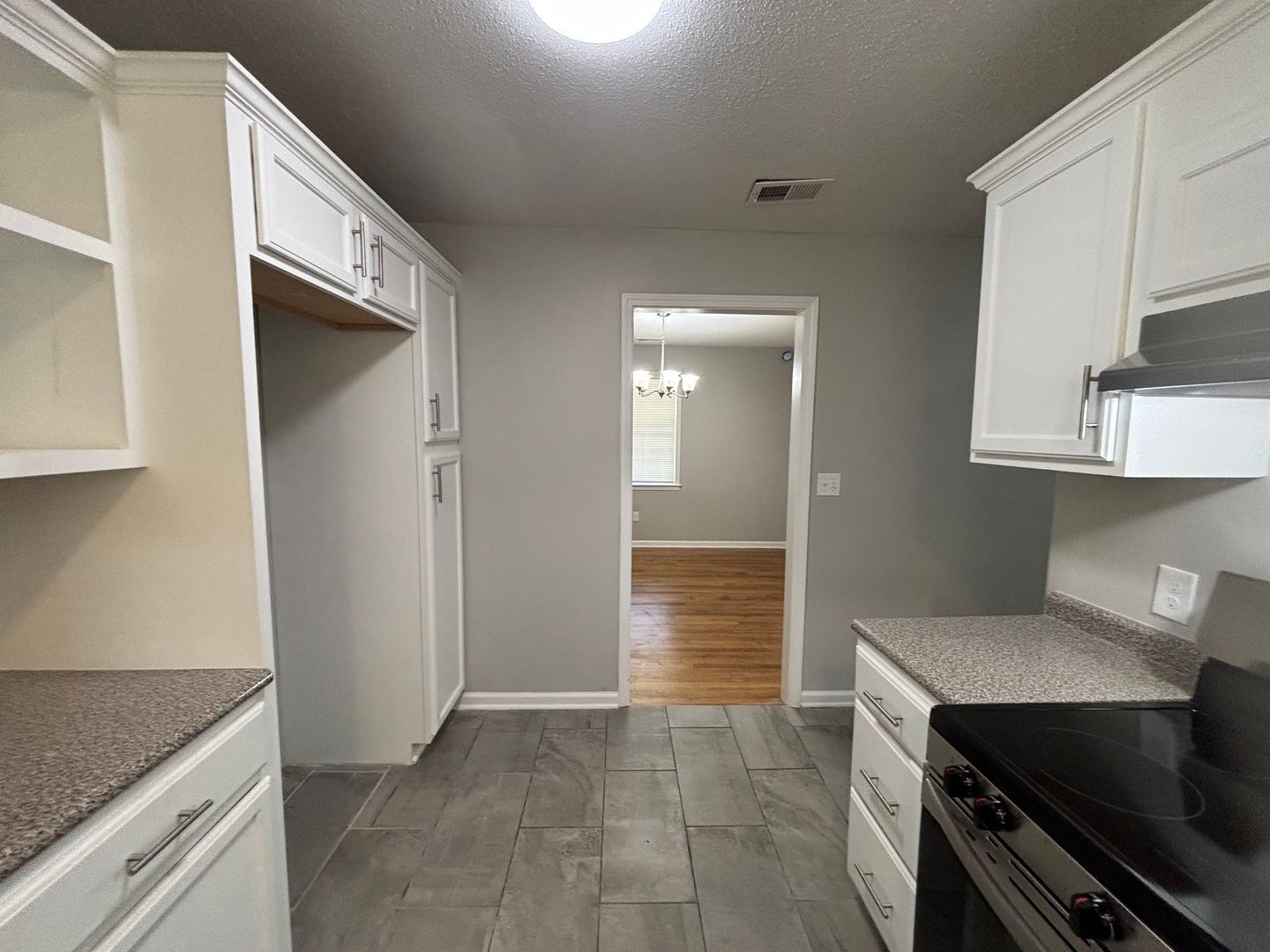 Building Photo - 4960 Sherry Dr