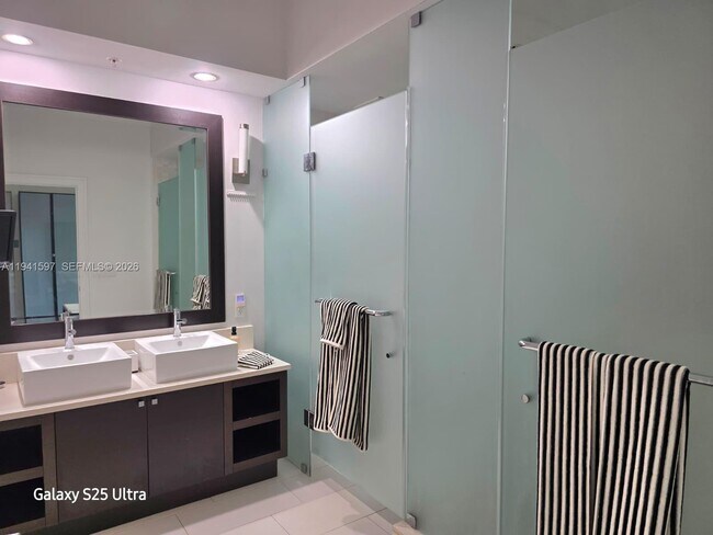 Building Photo - 5300 NW 87th Ave