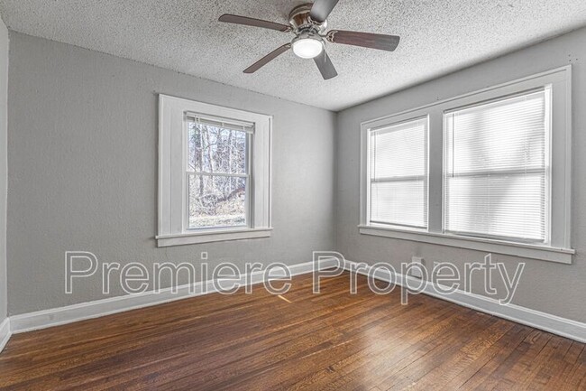 Building Photo - 5421 The Paseo