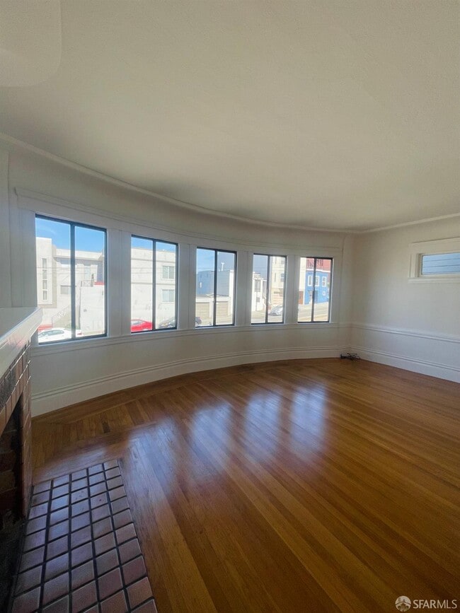 Building Photo - 1139 Judah St