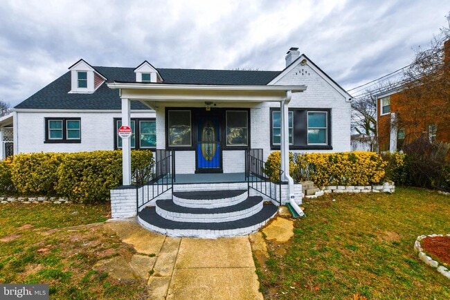 Building Photo - 3802 Cedar Dr