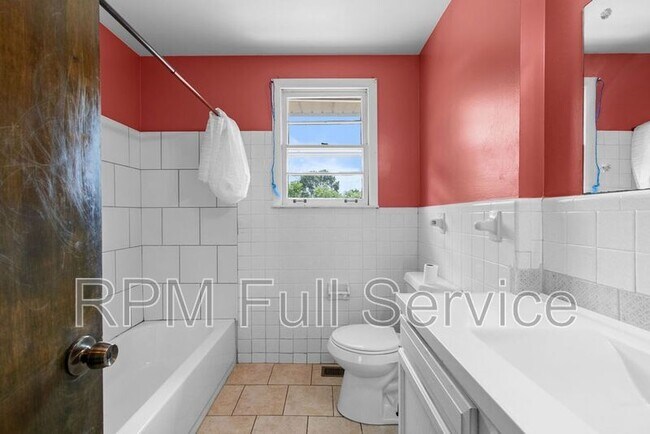 Building Photo - 3127 Larkspur Dr