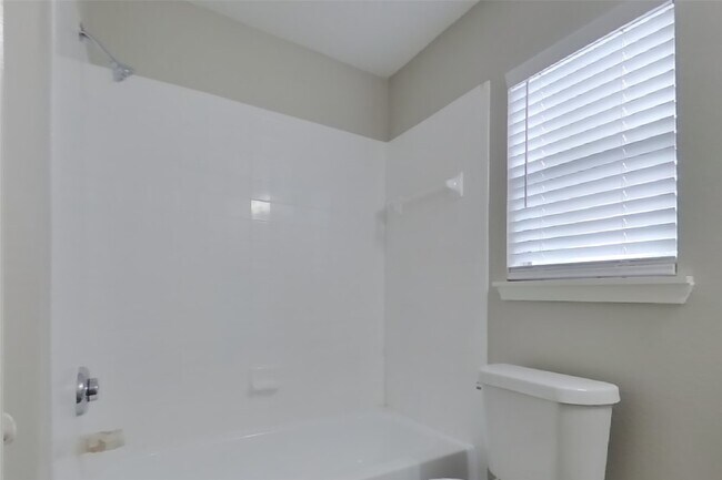 Building Photo - 3150 Kelling St