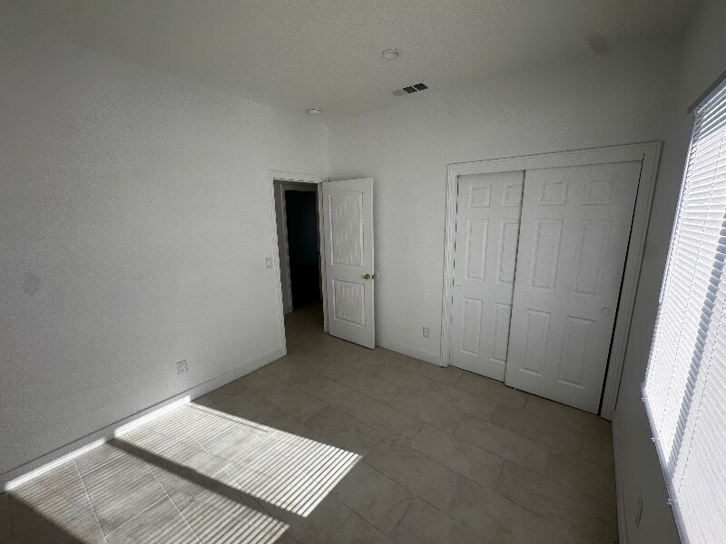 Building Photo - 1764 W 28th St