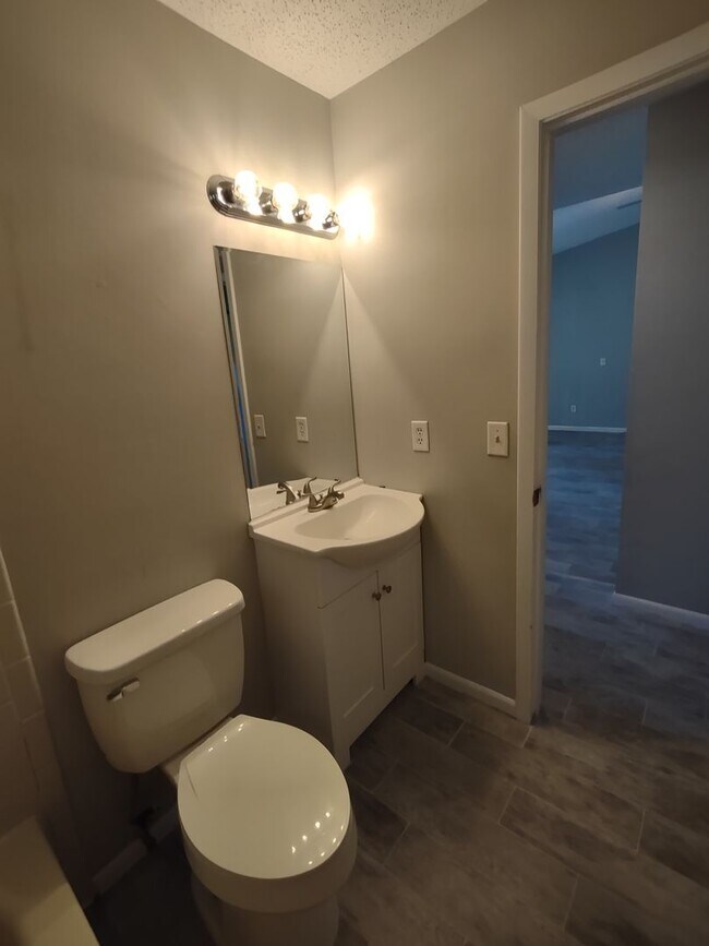 Building Photo - Indian Trails 3 Bedroom 2 Bath!