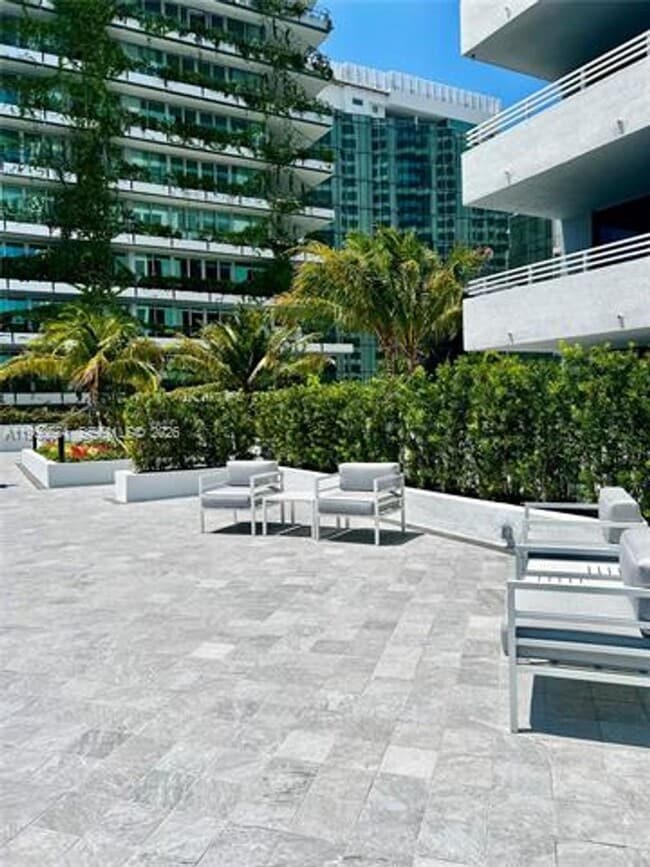 Building Photo - 300 Biscayne Blvd Way