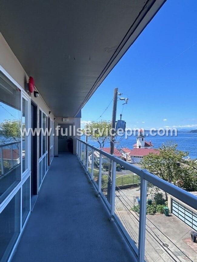 Building Photo - Alki Beach Living! Comfy 1 BD! Puget Sound Views! Super Sunsets!