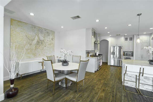 Building Photo - 13714 Oak Harbor Bend