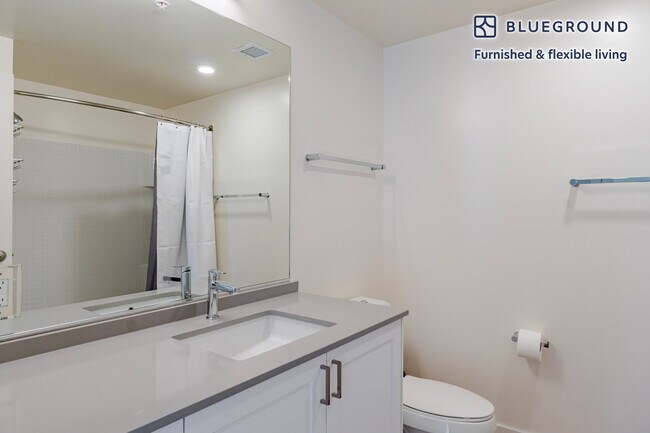 Building Photo - 10301 NE 10th St