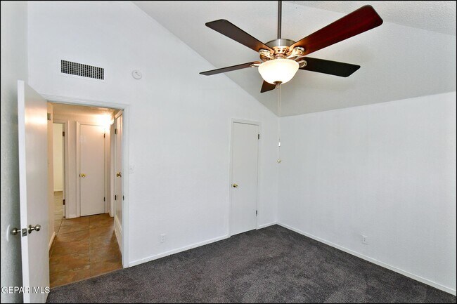 Building Photo - 853 Nita Fay Dr