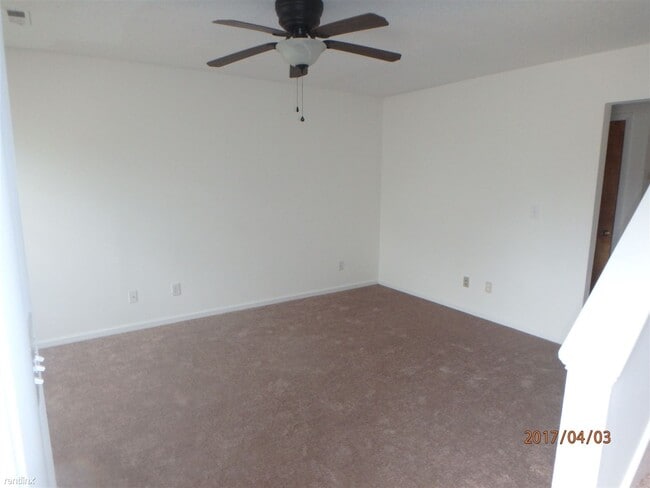 Building Photo - 2 br, 1.5 bath Townhome - Fox Hollow