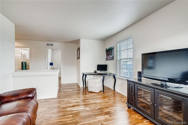 Building Photo - Beautiful 3 Bed, 3 Bath with a Loft Single Family Home in Meadows Neighborhood.
