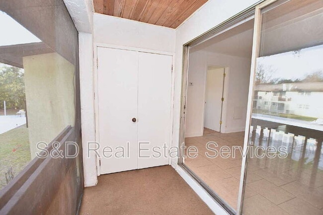 Building Photo - 141 Fernery Rd