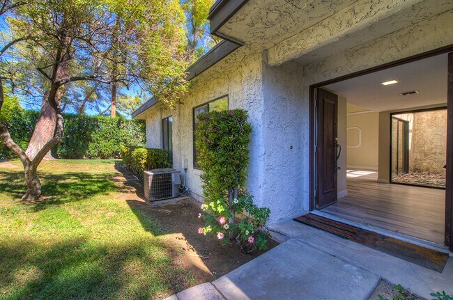 Building Photo - 2574 Pera Cir
