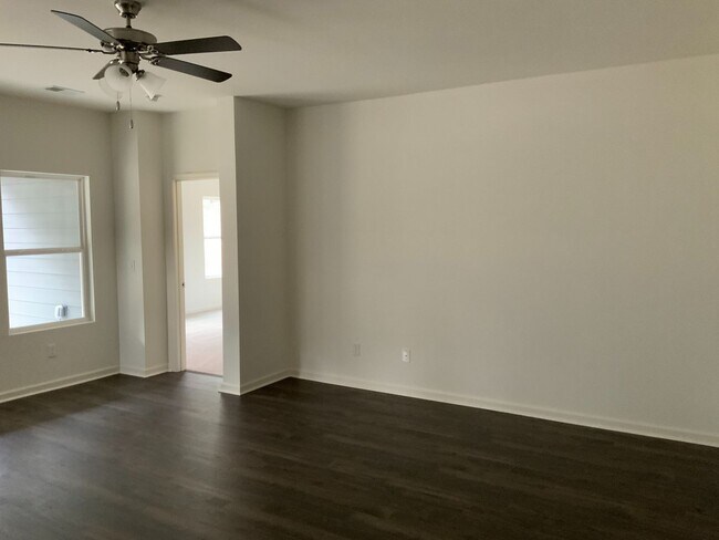 Building Photo - Coming Soon.   Springville’s Archers Cove 4BR /3BA/ 3 car garage 1 level