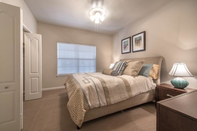 Building Photo - 2 bedroom in Dallas TX 75204
